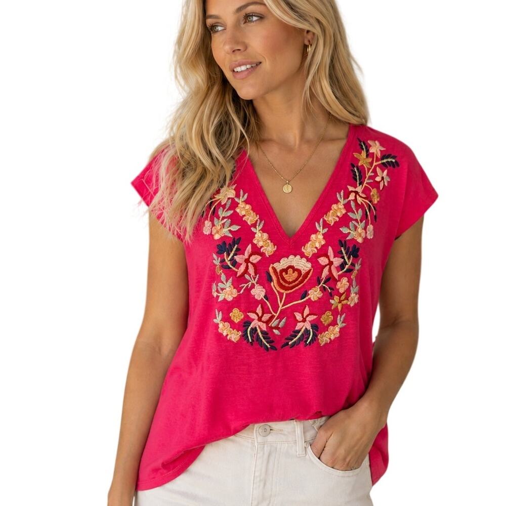 Solitaire Embroidered Tee Womens Small Hot Pink Floral V-Neck Cotton Casual Top